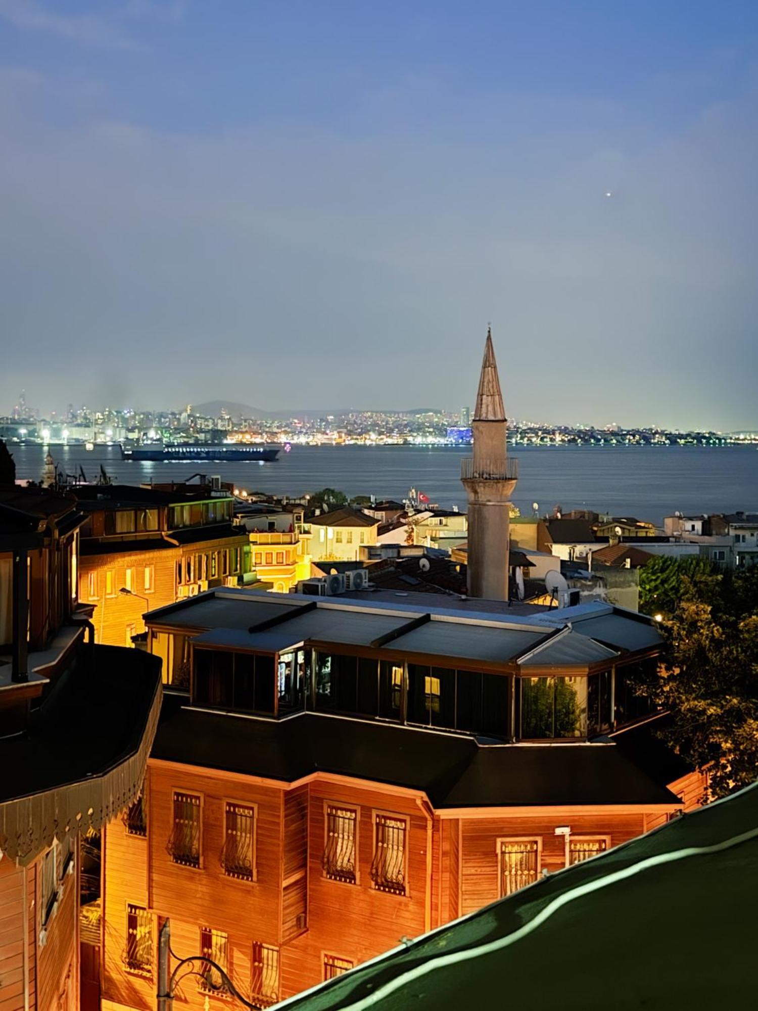 The New Season Apart Istanbul Exterior photo